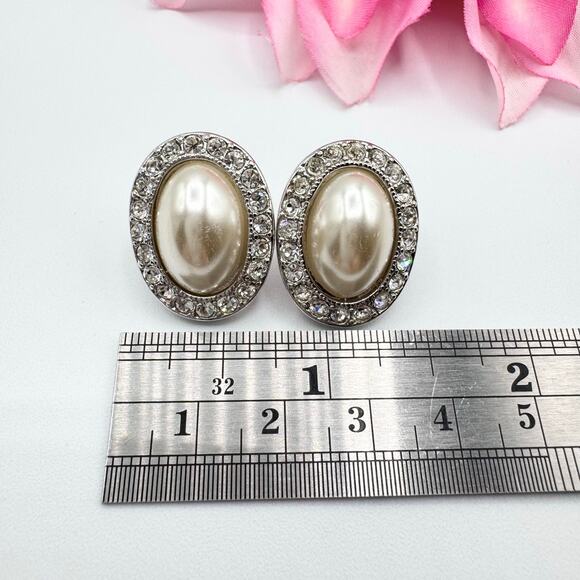 Vintage KJL Kenneth Jay Lane Faux Pearl Cabochon Crystal Rhinestone Earrings - Picture 12 of 15